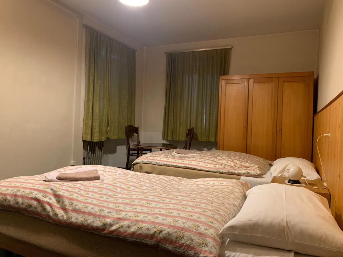 Albergo Calancasca Ristorante Jaipur Grono Exterior foto